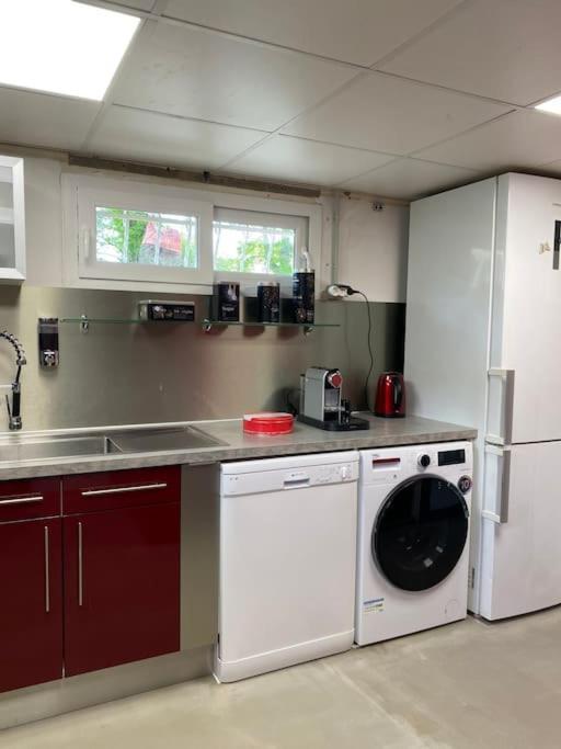4 A 6 Personnes Avec Cuisine Equipee Et Parking Clos Apartment